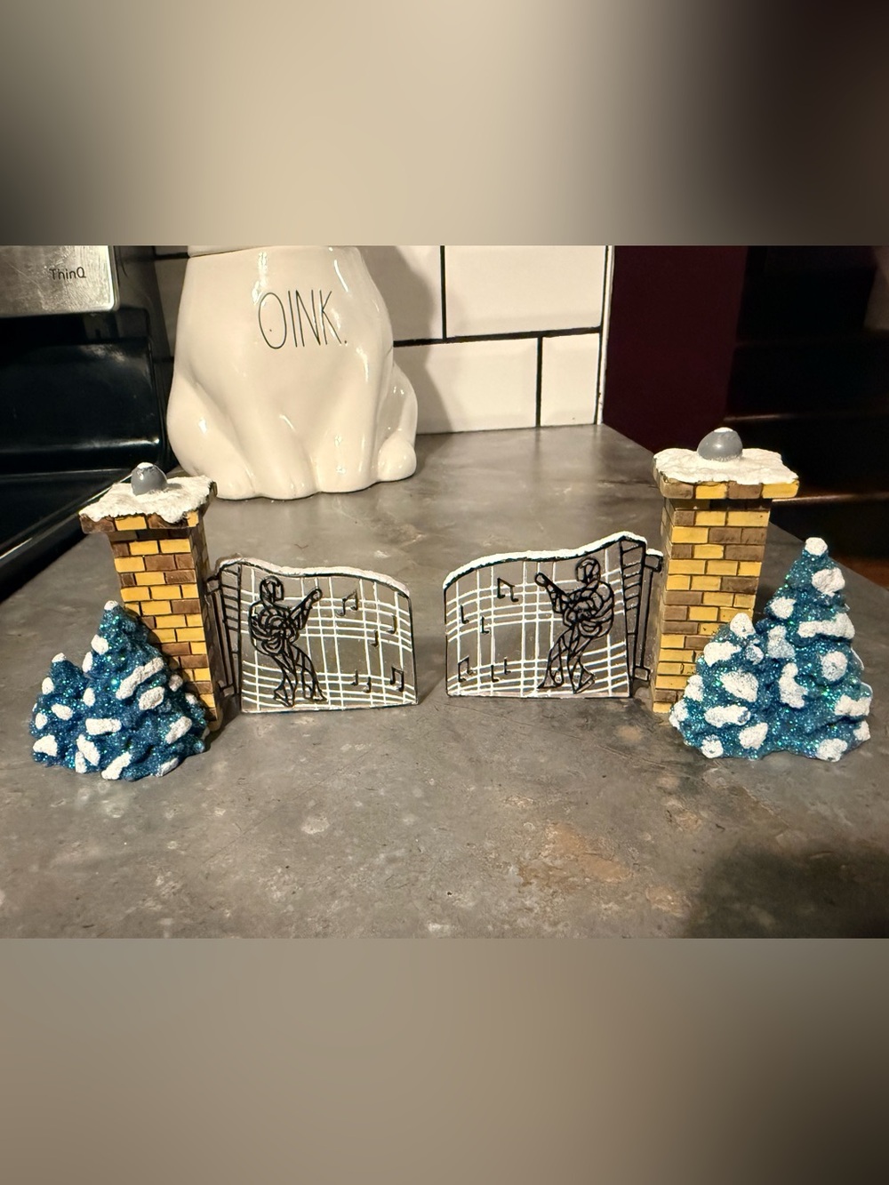 Graceland gates Elvis Presley department 56 Christmas villiage